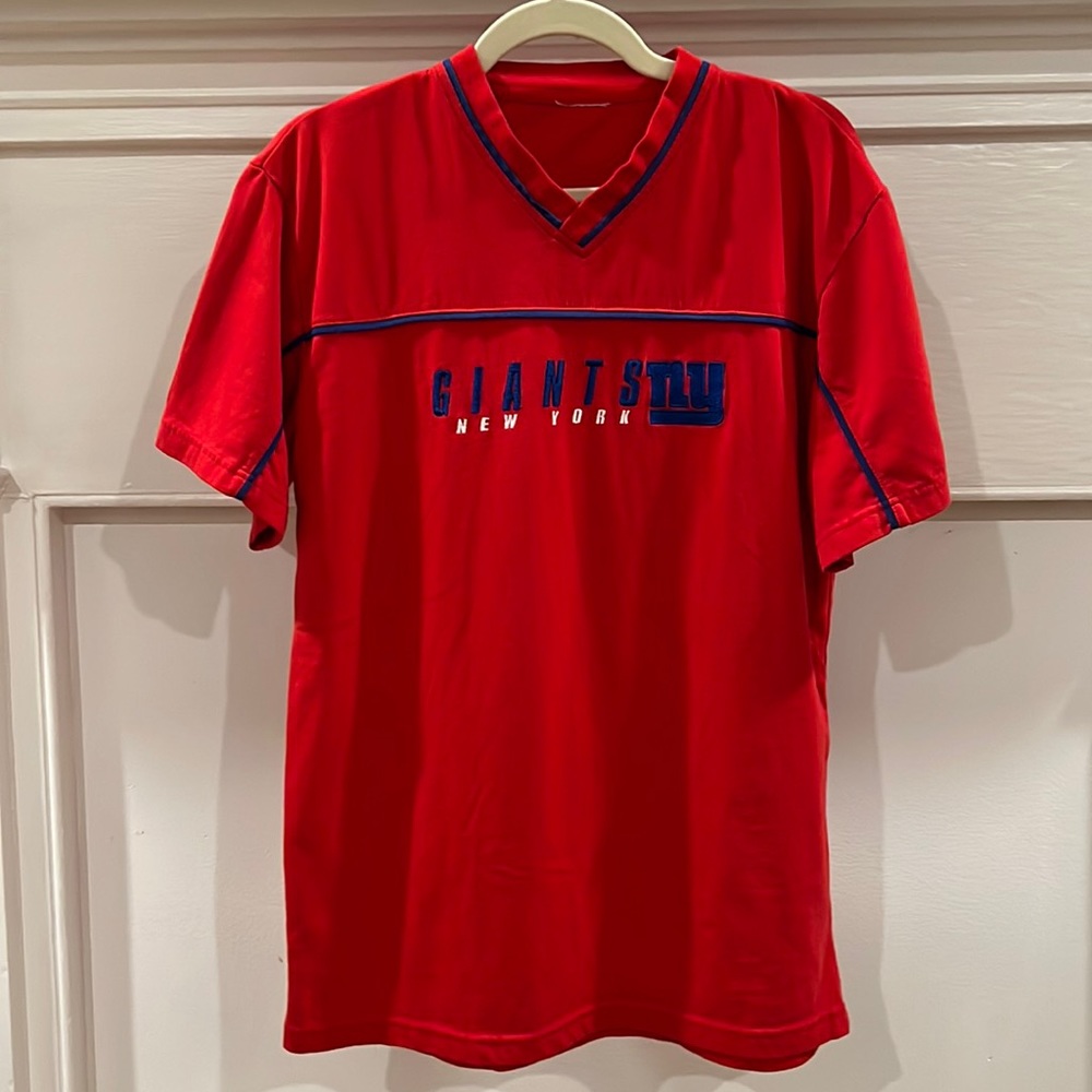 New York Giants Shirt Sleeve Shirt.  Size Tag Is Missing See Below